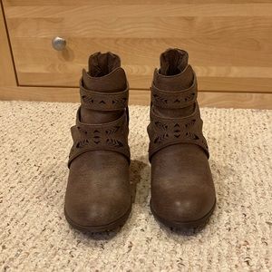 Brown heeled booties. From DSW Shoes. Size 6.5